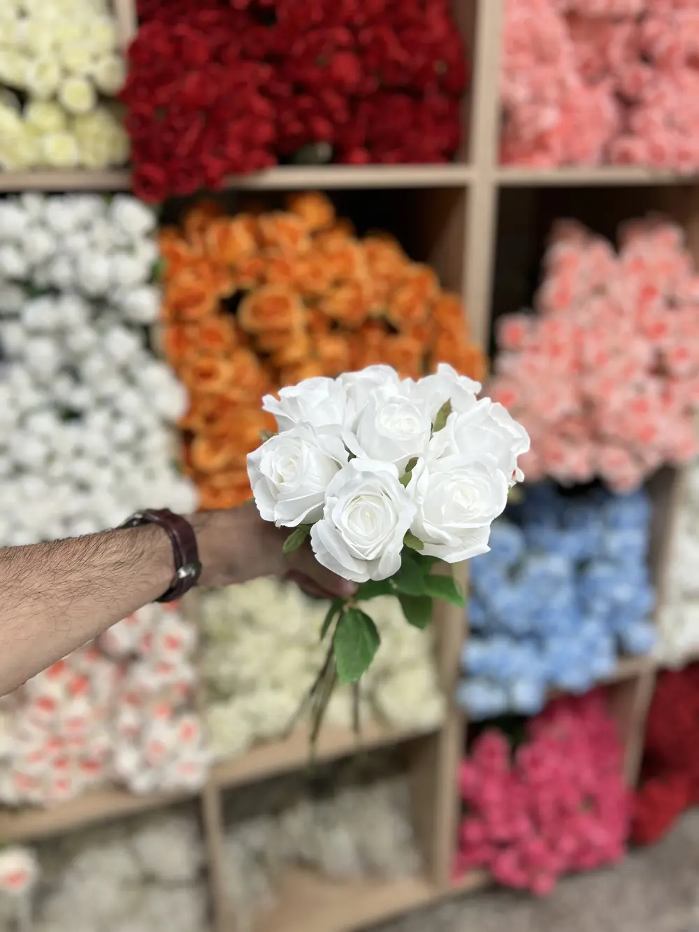 جوري صونده ٨ ورده  ابيض 