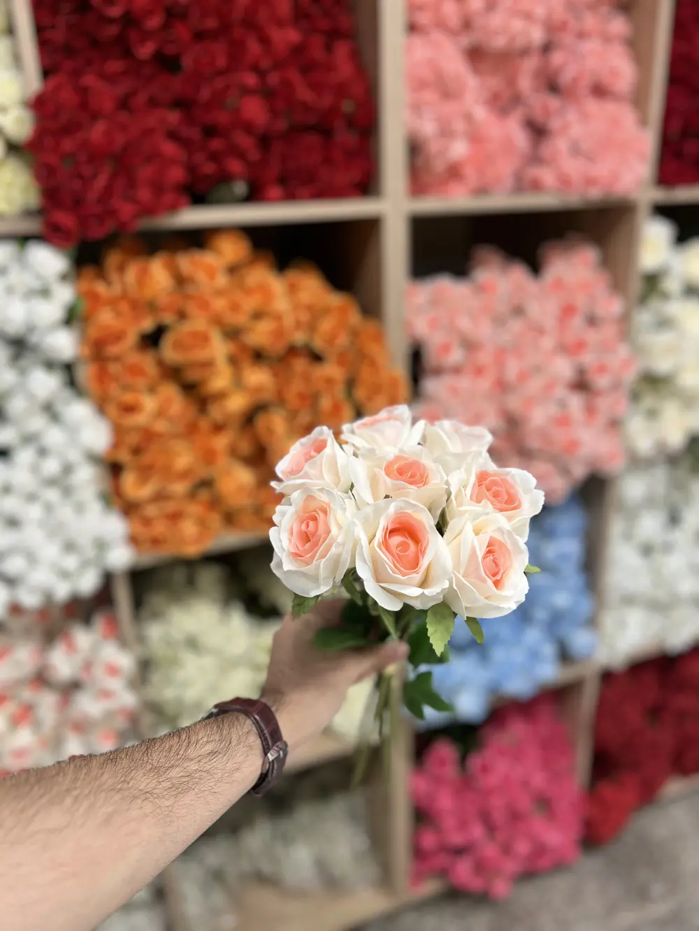 جوري صونده ٨ ورده  وردي مطبع مع الابيض