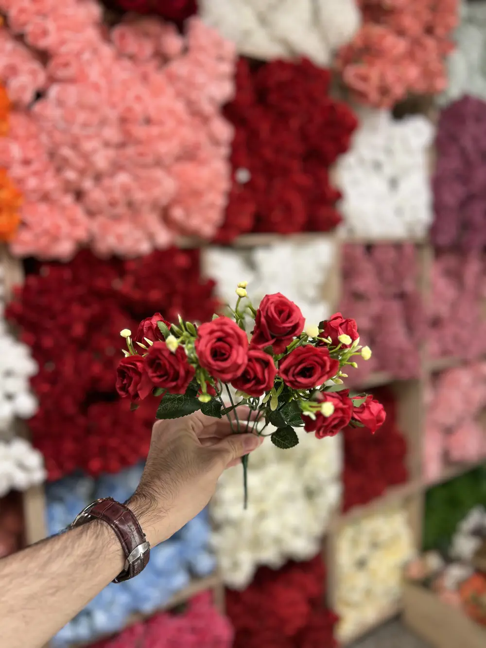 ورد ناعم احمر